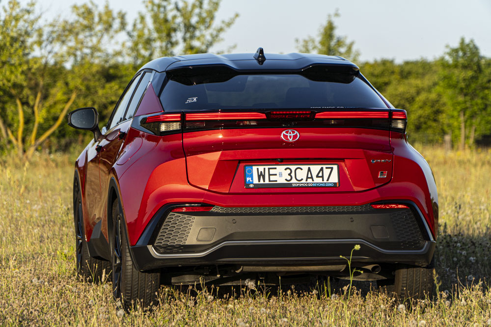 tył Toyoty C-HR