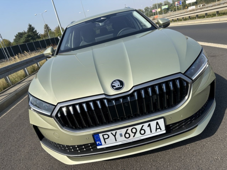 nowa Skoda Superb 2024